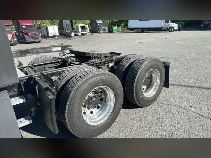 2023 Freightliner Cascadia 126fbfa1e5dddd256bdfd1f4617f8542078