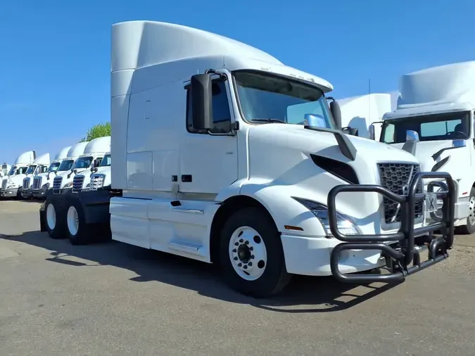 2020 VOLVO VNR64T-640