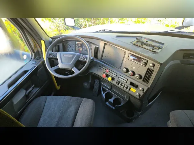 2024 Freightliner Cascadia 126