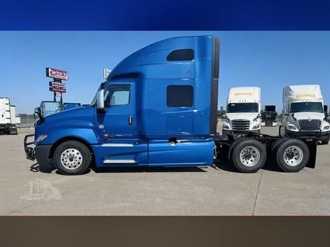 2022 INTERNATIONAL LT