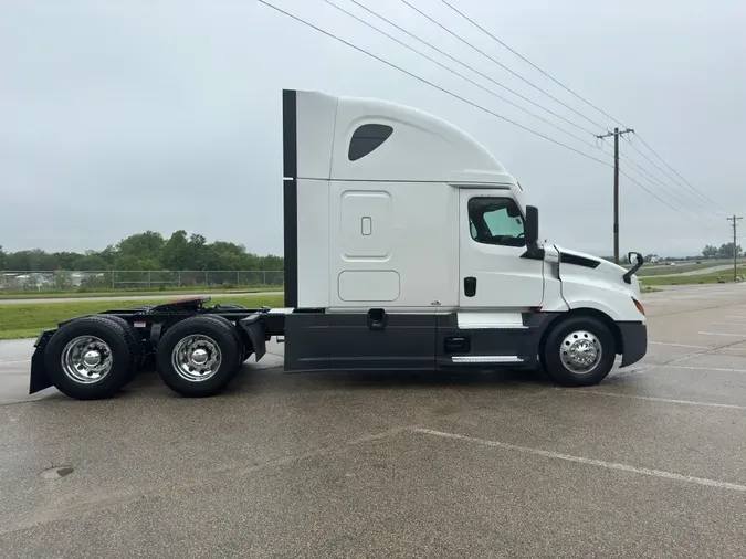 2022 FREIGHTLINER Cascadia 126fc0024fe0f6d25f7df5b5cfc7d6912c5