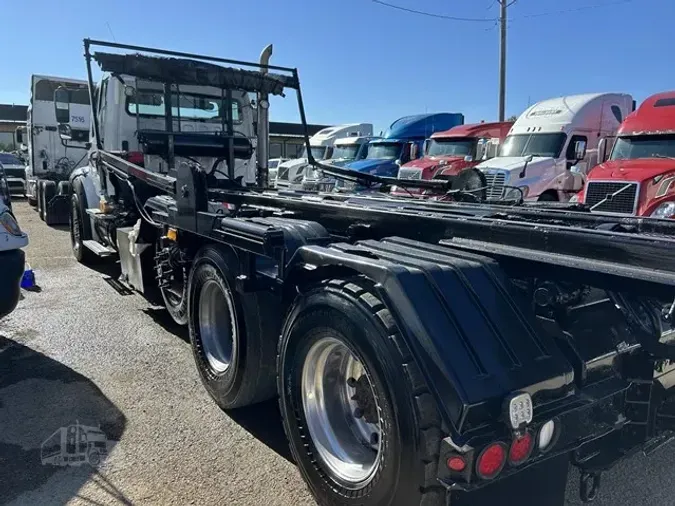 2013 FREIGHTLINER BUSINESS CLASS M2 112