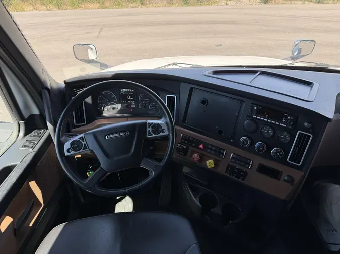 2023 Freightliner Cascadia