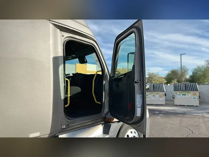 2024 Freightliner Cascadia 126fc0478376a713aa608626843fefb104b