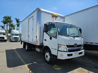 2018 HINO HINO 195