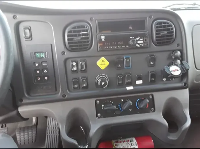 2021 FREIGHTLINER/MERCEDES M2 106