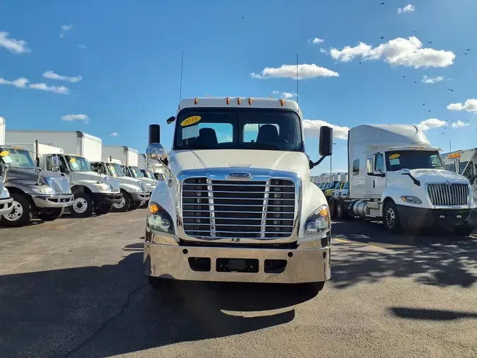 2019 FREIGHTLINER/MERCEDES CASCADIA 125