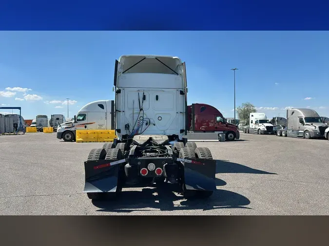 2019 Freightliner Cascadia 126