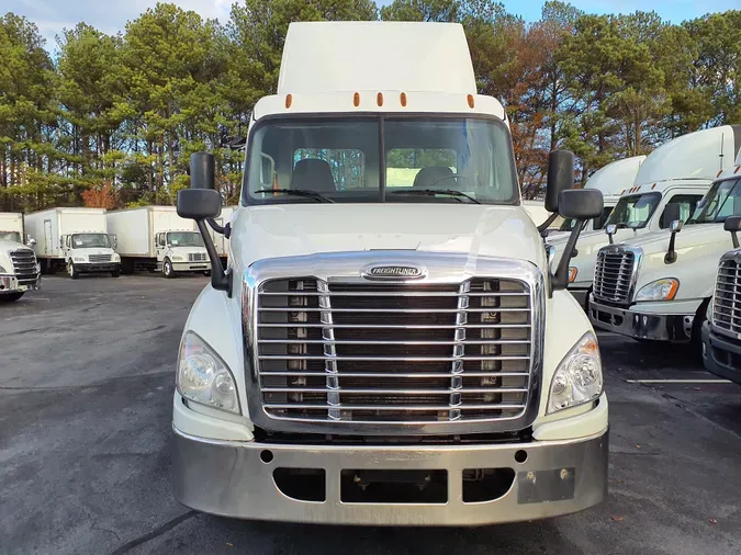 2020 FREIGHTLINER/MERCEDES CASCADIA 125