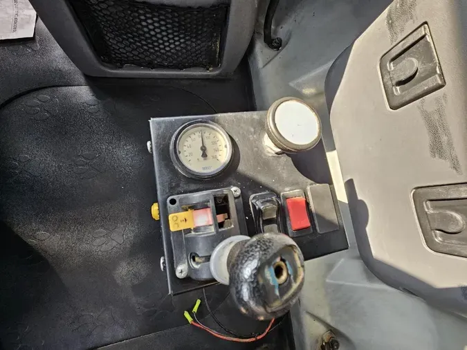 2016 MACK GU803