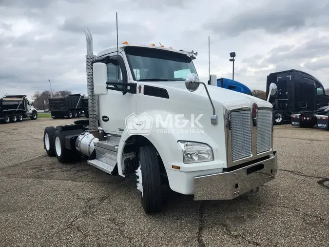 2018 KENWORTH T880