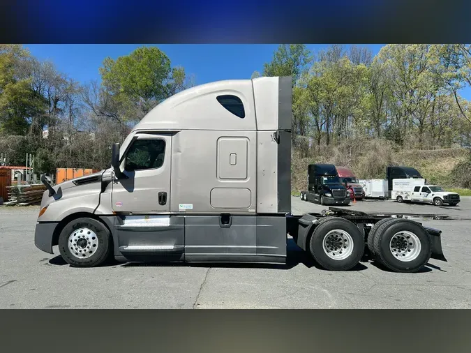 2022 Freightliner Cascadia 126