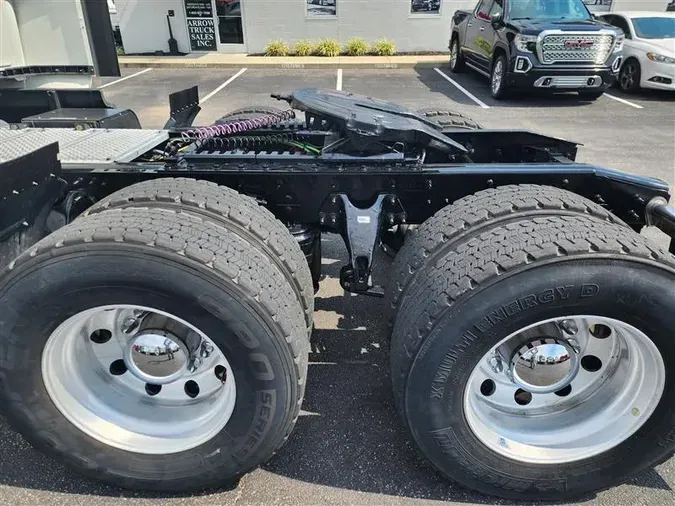2022 INTERNATIONAL LT