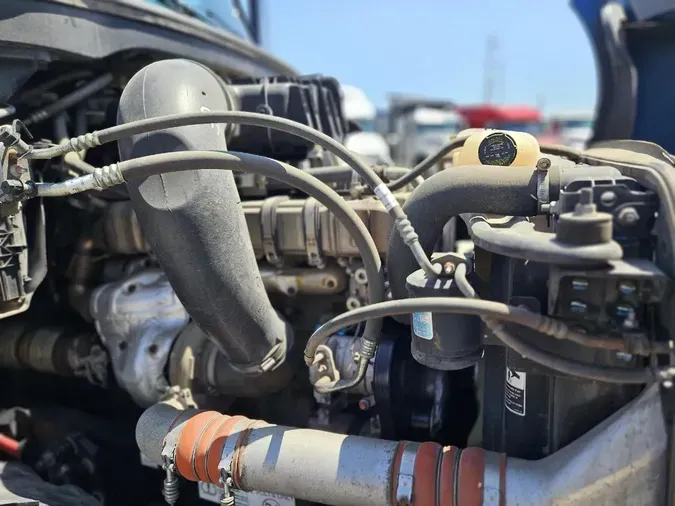 2021 FREIGHTLINER Cascadia 126