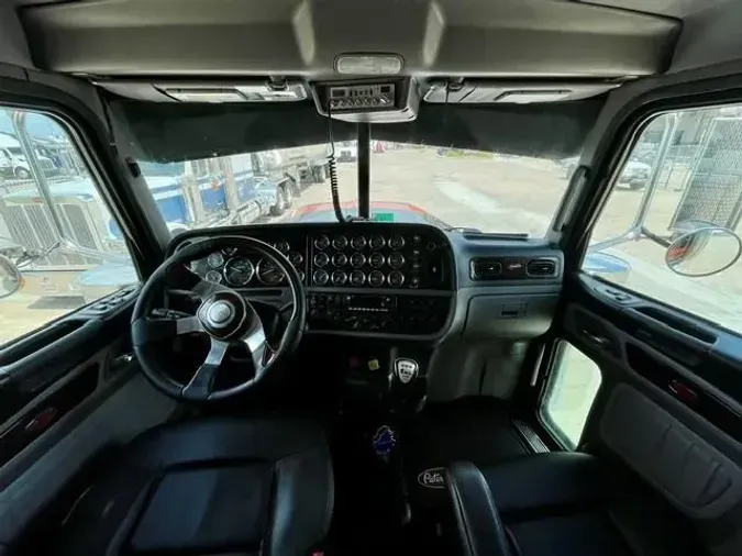 2022 Peterbilt 389