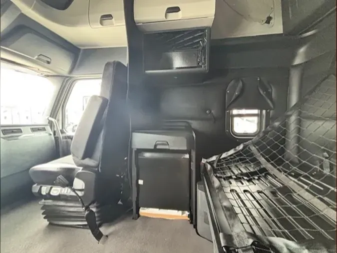 2023 Freightliner Cascadia 126