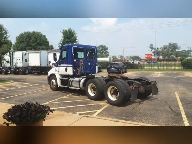 2020 FREIGHTLINER/MERCEDES CASCADIA 125fc26f0ce58a9b2a8cda97c88ac5fd4ff