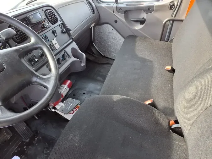 2018 FREIGHTLINER/MERCEDES M2 106