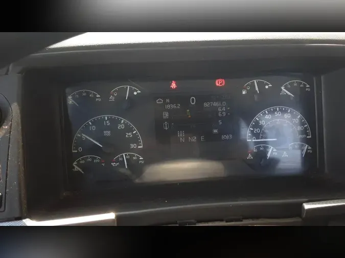 2019 Volvo VNL300