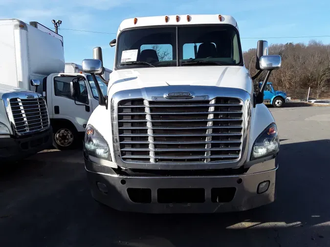 2017 FREIGHTLINER/MERCEDES CASCADIA 125