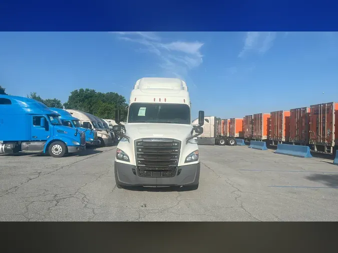 2020 Freightliner Cascadia 126