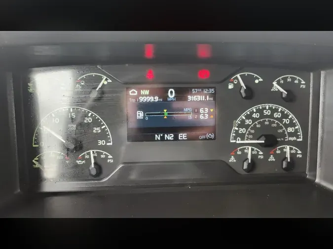 2022 VOLVO VNL64T760