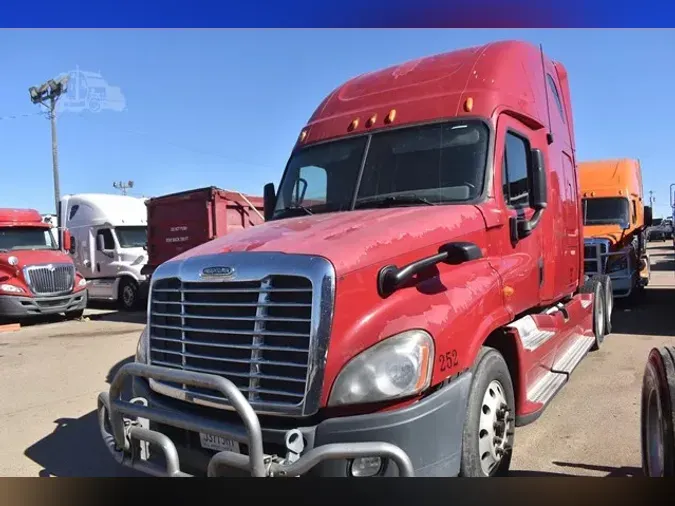 2013 FREIGHTLINER CASCADIA 125