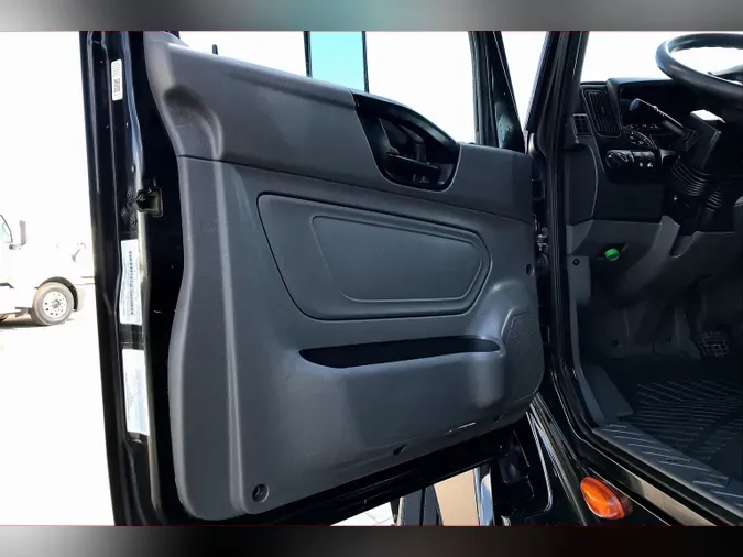 2022 INT LT625 6x4