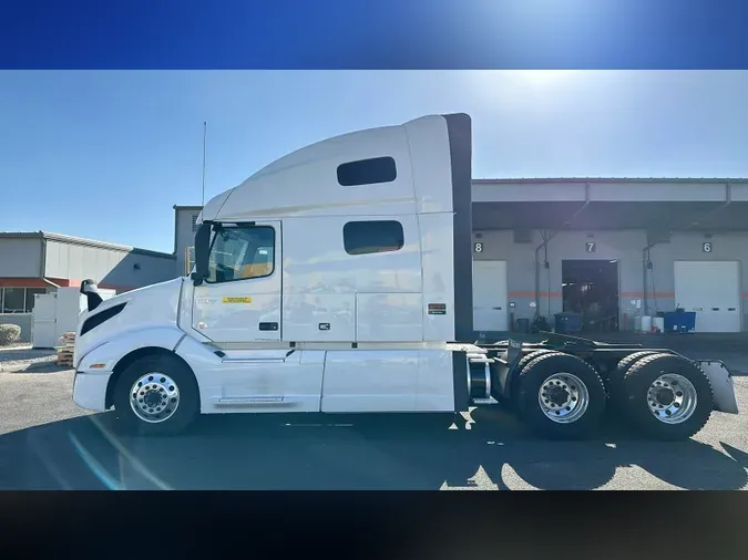 2023 Volvo VNL760