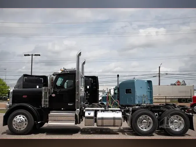 2025 PETERBILT 589