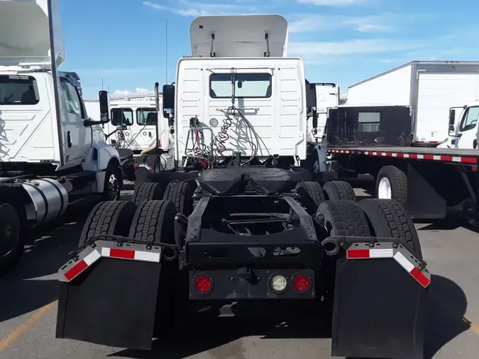 2019 VOLVO VNL64T-300