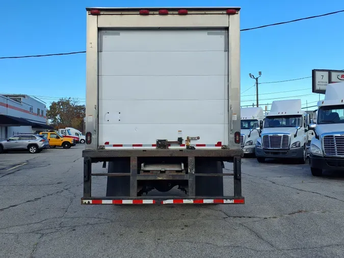 2018 FREIGHTLINER/MERCEDES M2 106