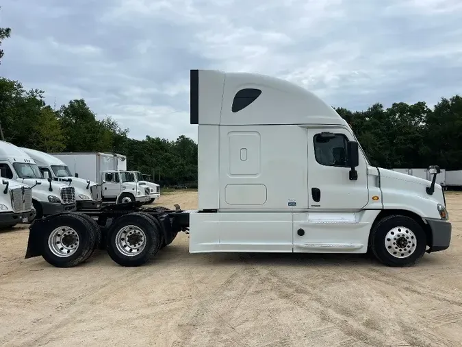 2019 Freightliner X12564ST