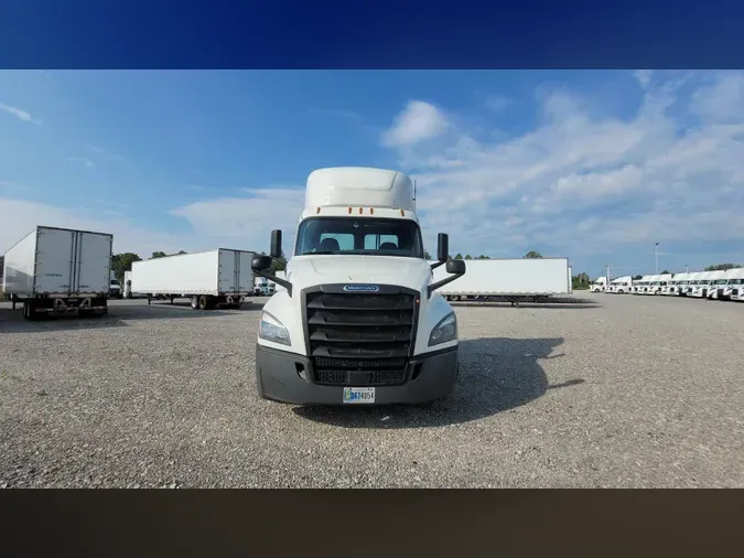 2019 Freightliner Cascadia 126