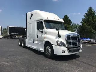 2018 FREIGHTLINER X12564ST
