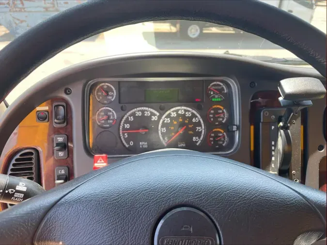 2019 Freightliner Business Class M2 106