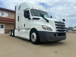 2019 Freightliner New Cascadia 126