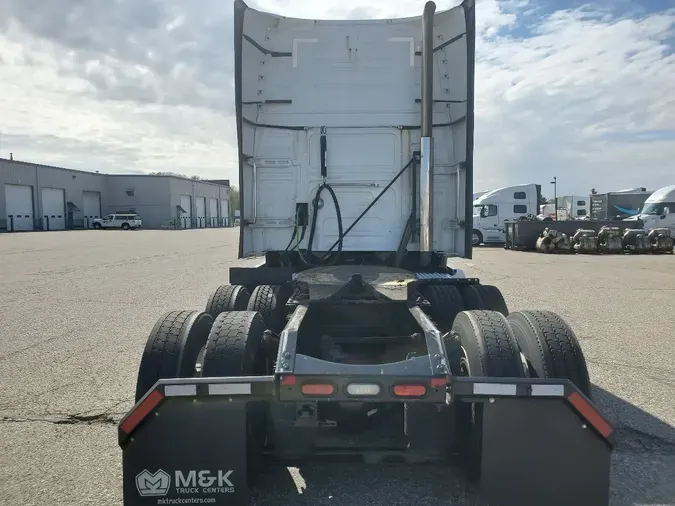 2020 VOLVO VNL760