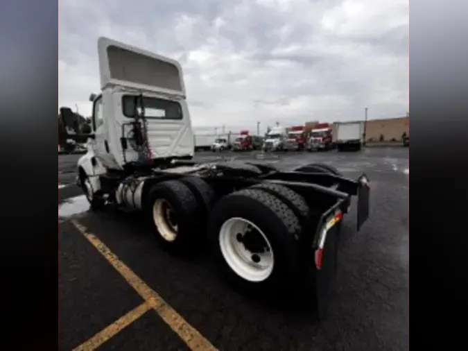 2019 NAVISTAR INTERNATIONAL LT625 DAYCAB T/A