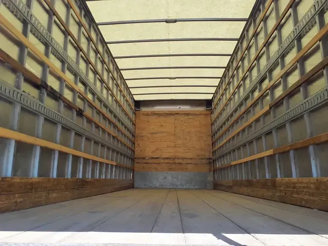2018 FREIGHTLINER M2 106