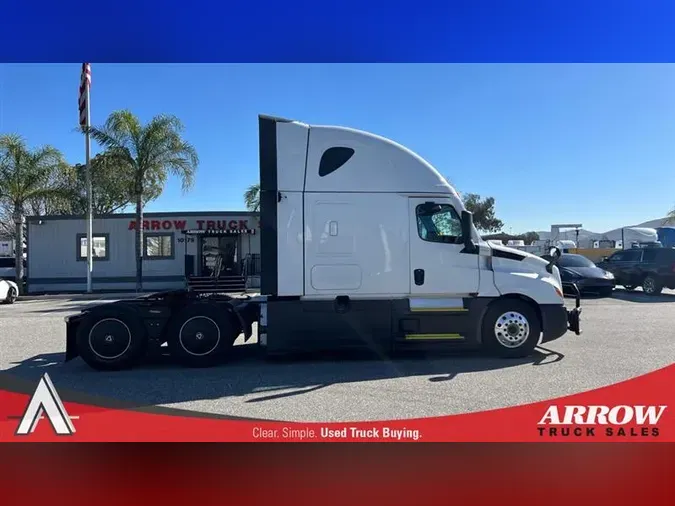 2022 FREIGHTLINER CA126