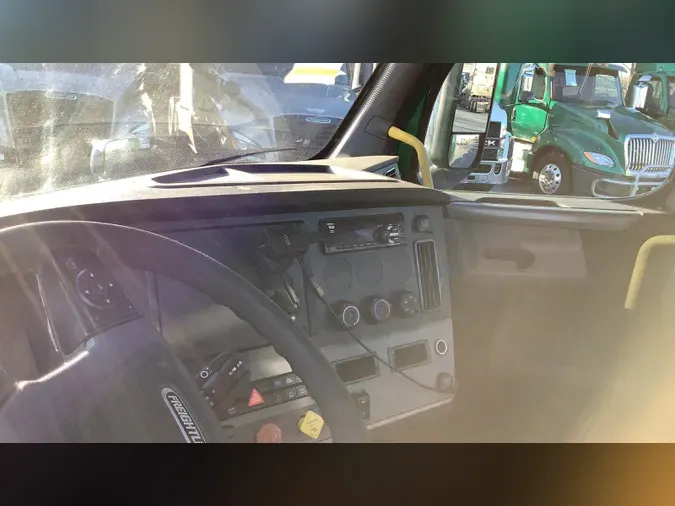 2020 Freightliner Cascadia 126