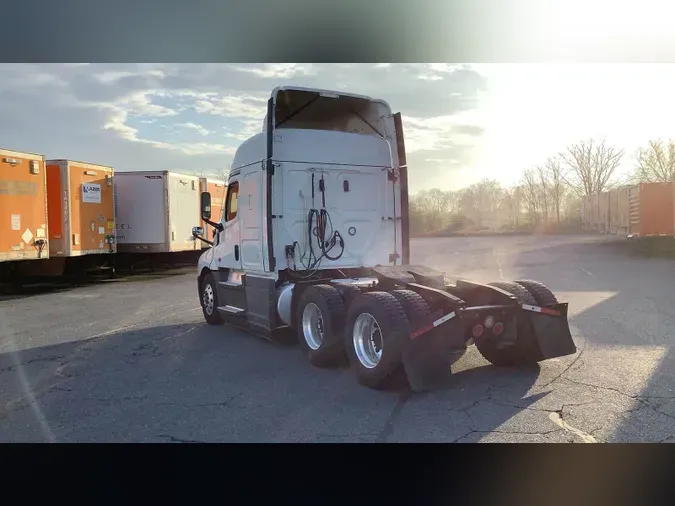 2021 Freightliner Cascadia 126fc448f3f5674d450dfff6e3f1d7552a3