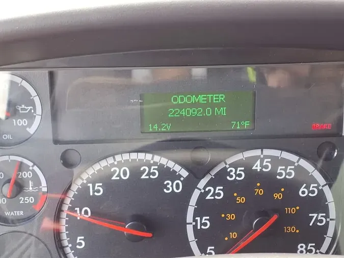 2019 FREIGHTLINER M2 106