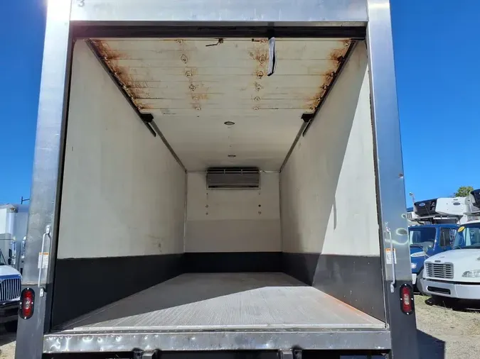 2017 FREIGHTLINER/MERCEDES M2 106
