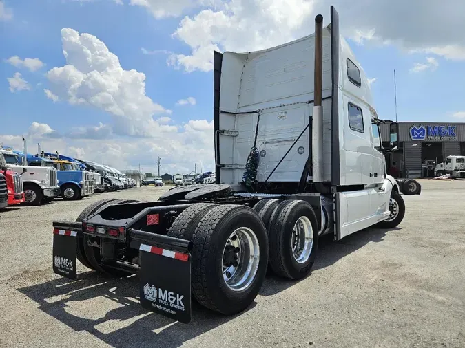 2023 VOLVO VNL64T860