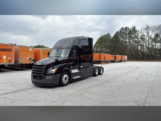2021 Freightliner Cascadia 126