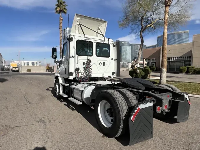 2017 FREIGHTLINER/MERCEDES CASCADIA 113