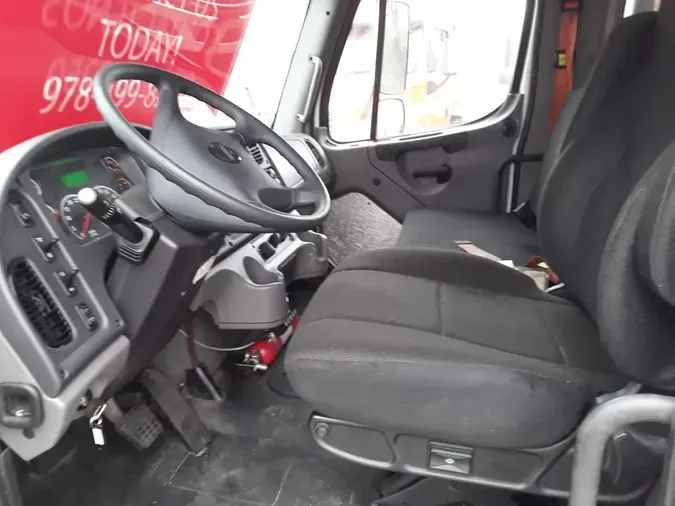 2017 FREIGHTLINER M2 106