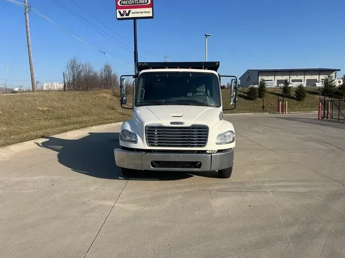 2019 Freightliner M2 106